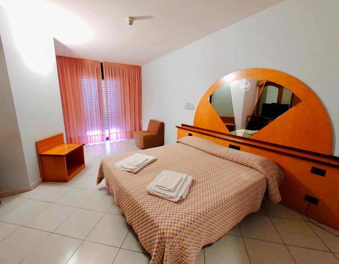 Hotel Solaris Casalbordino Exteriér fotografie